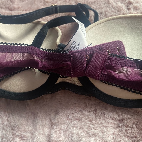 Victorias secret lace Demi bra. Size 32b. Worn maybe once or twice. - Picture 2 of 3